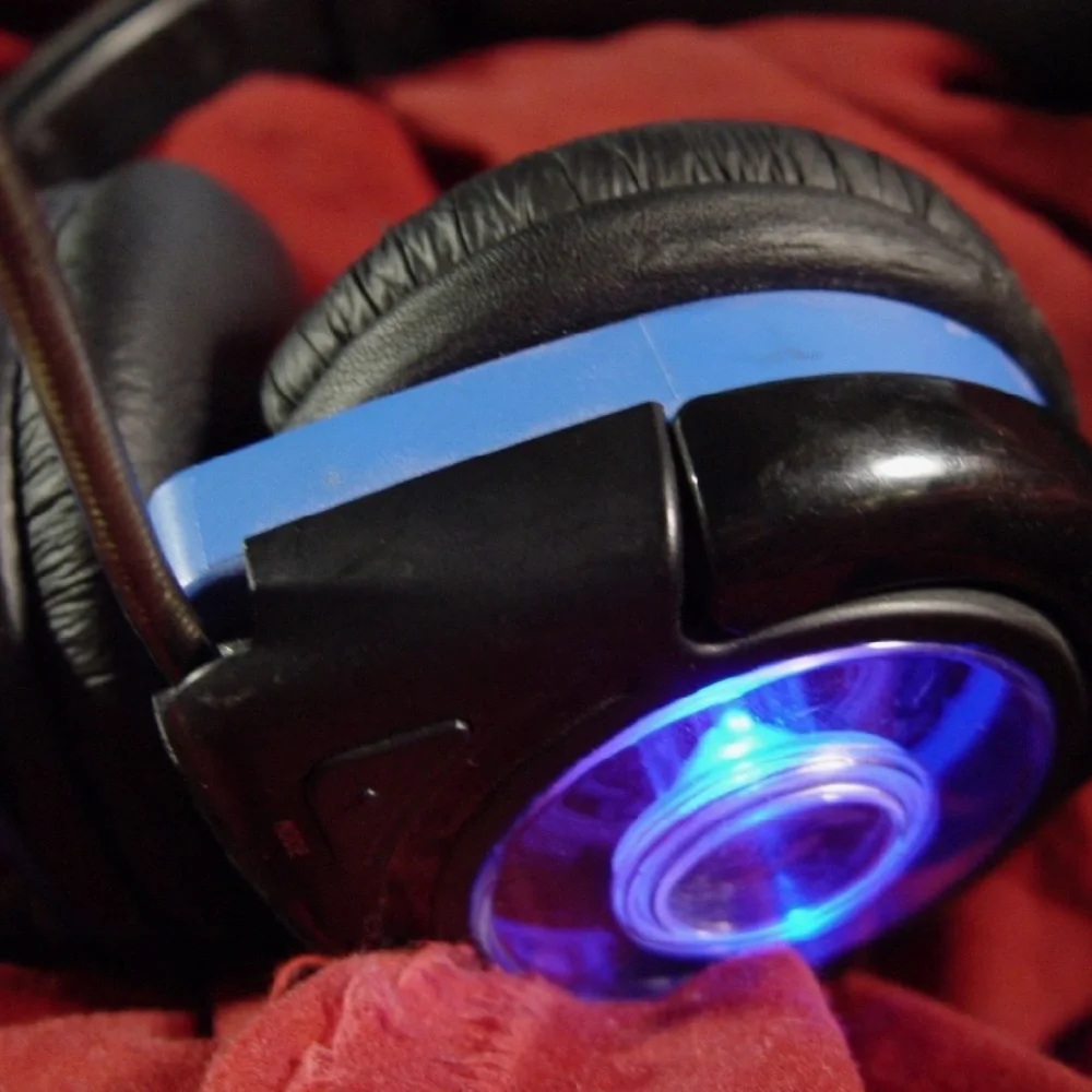 PDP 051-049R PS4 LVL50 Wireless Stereo Gaming Headset Afterglow with usb dongle